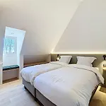 Villa Vill'anglaise - Spacious For 14 *