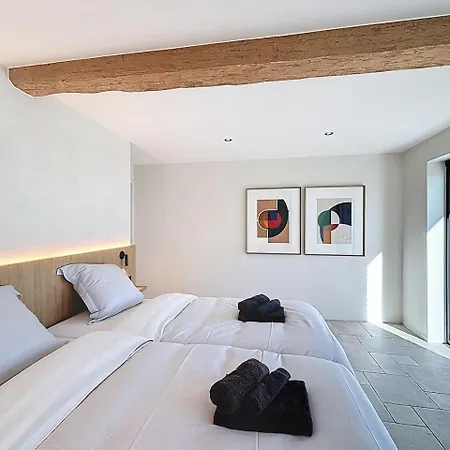 Vill'anglaise - Spacious For 14