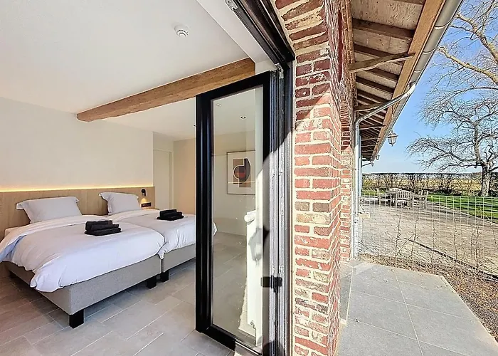 Villa Vill'anglaise - Spacious For 14 Hondschoote