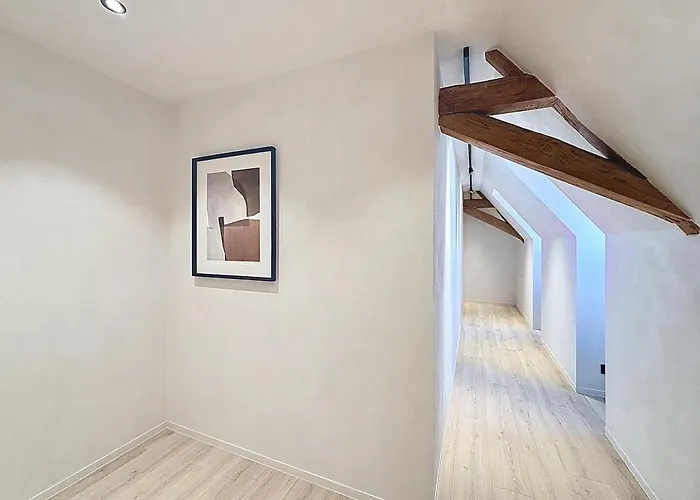Villa Vill'anglaise - Spacious For 14 *