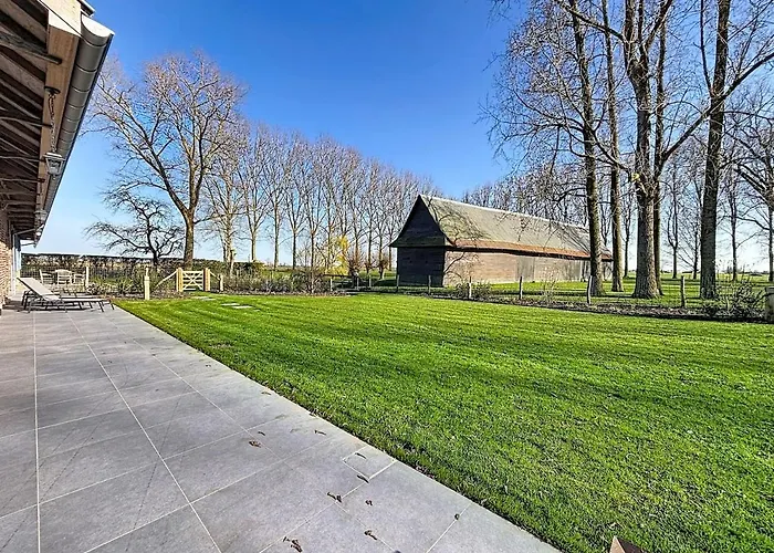 Villa Vill'anglaise - Spacious For 14 Hondschoote